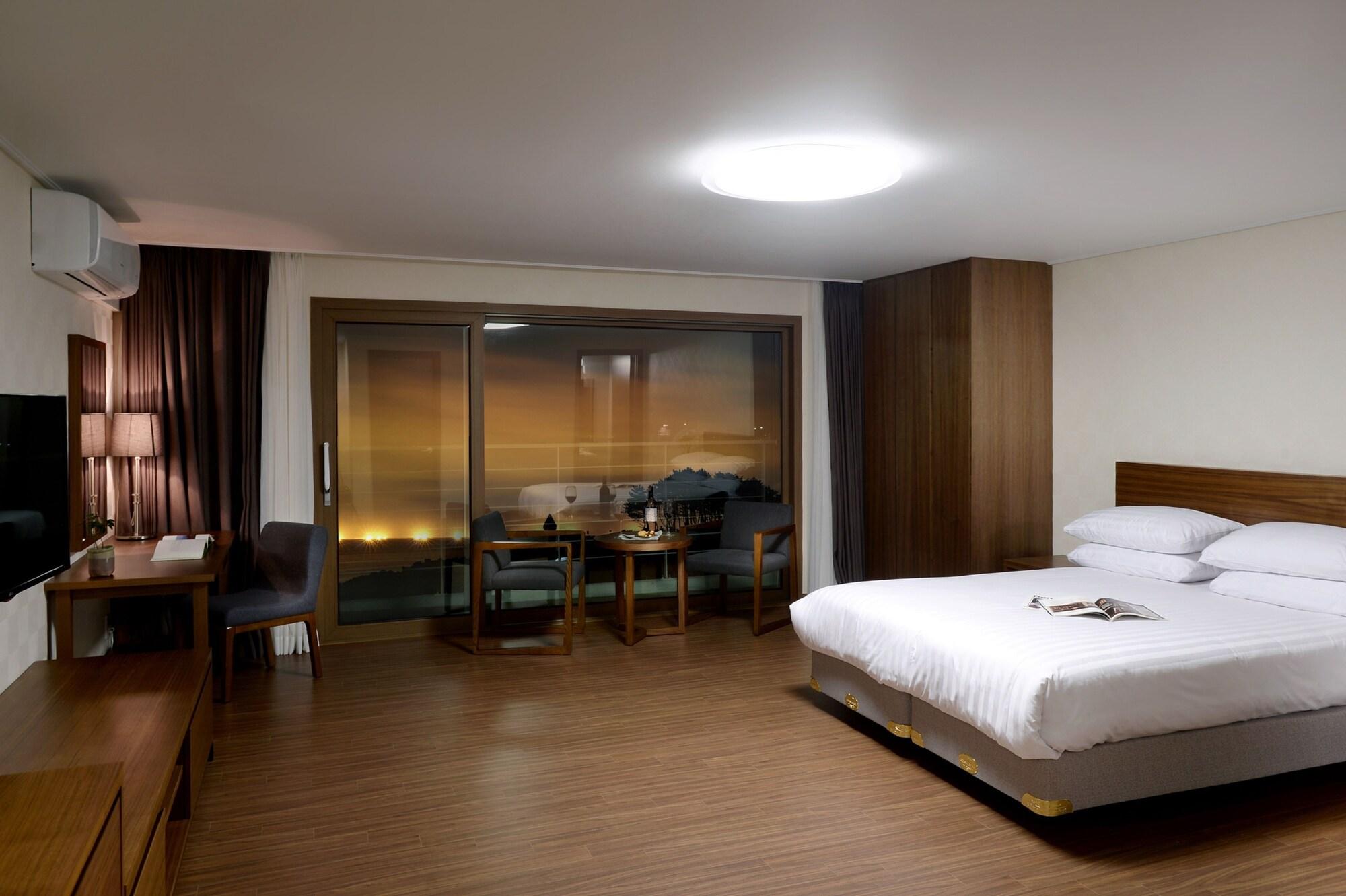 Jeju Aerospace Hotel Seogwipo Exteriör bild