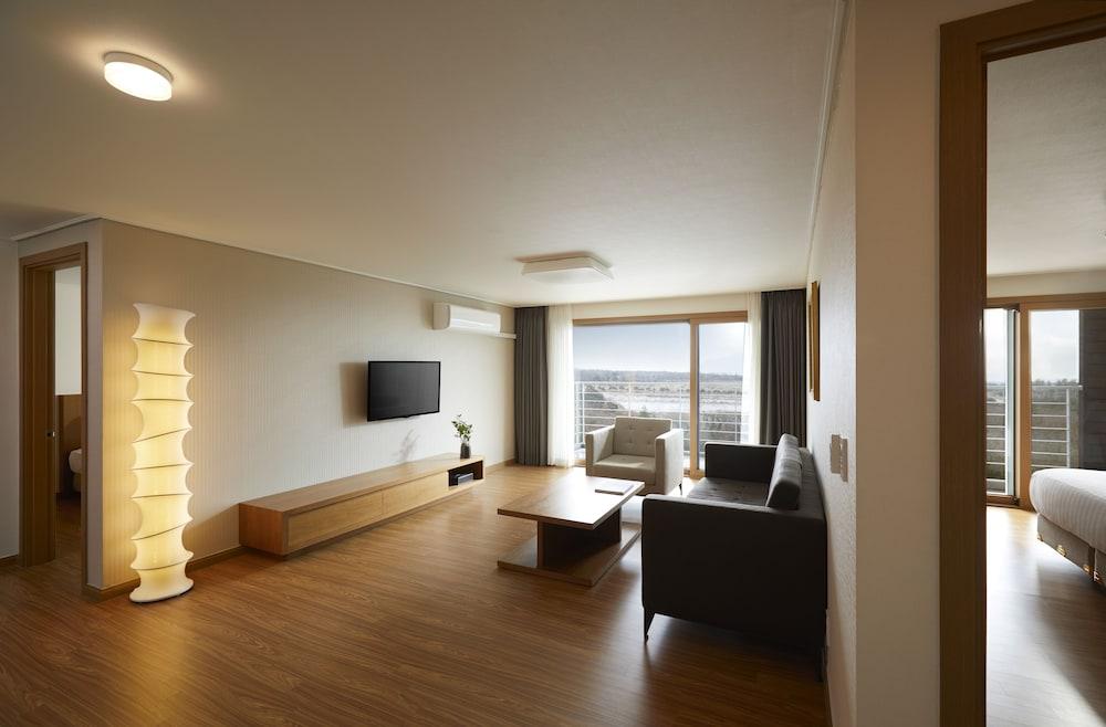 Jeju Aerospace Hotel Seogwipo Exteriör bild