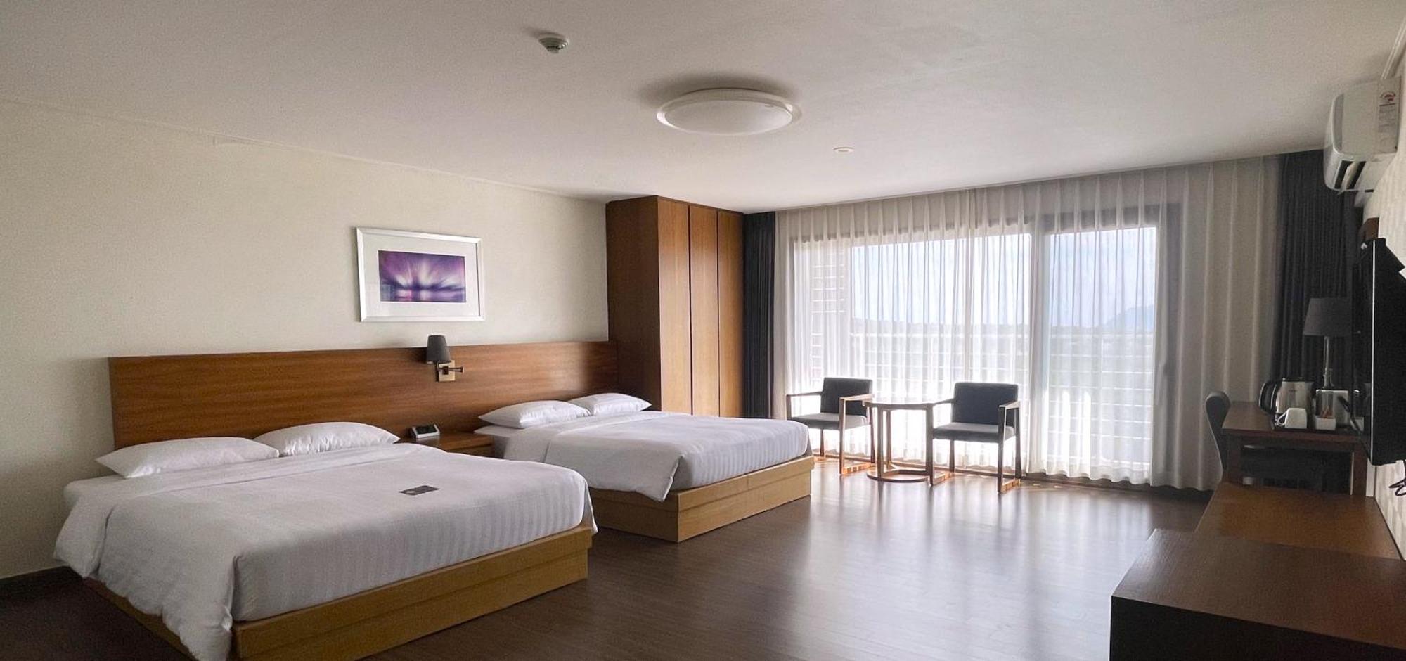 Jeju Aerospace Hotel Seogwipo Exteriör bild