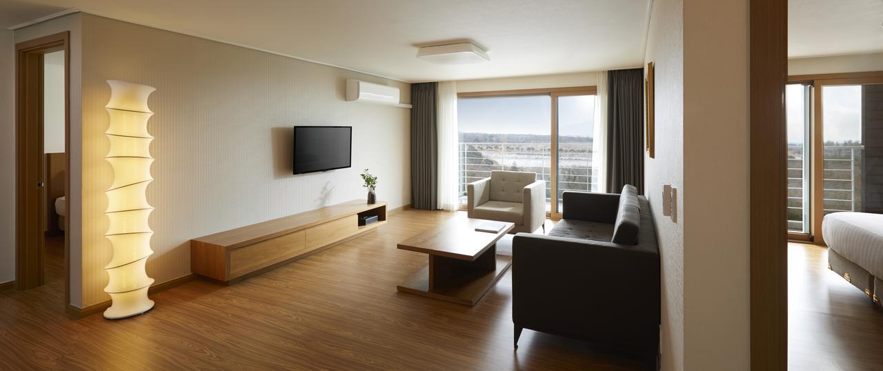 Jeju Aerospace Hotel Seogwipo Exteriör bild