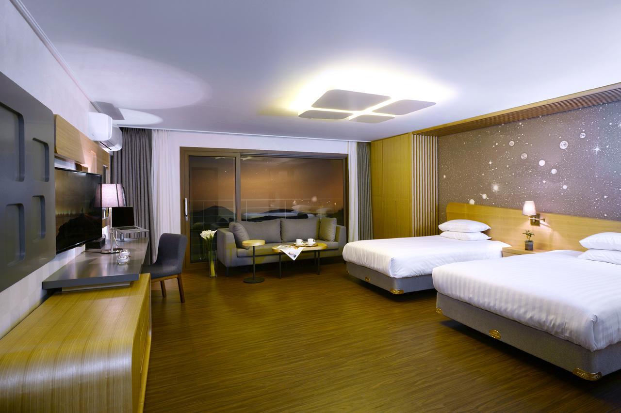 Jeju Aerospace Hotel Seogwipo Exteriör bild