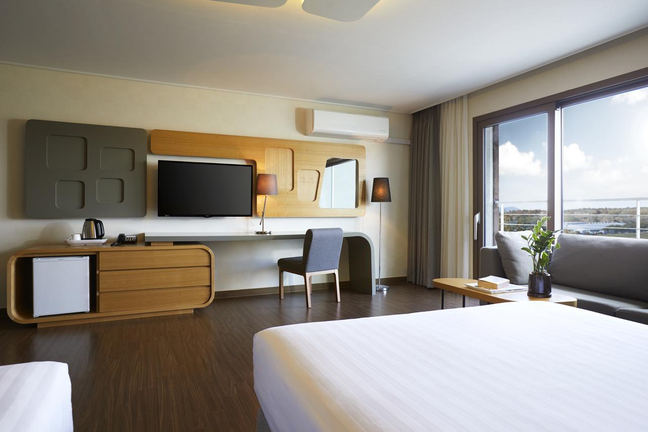 Jeju Aerospace Hotel Seogwipo Exteriör bild
